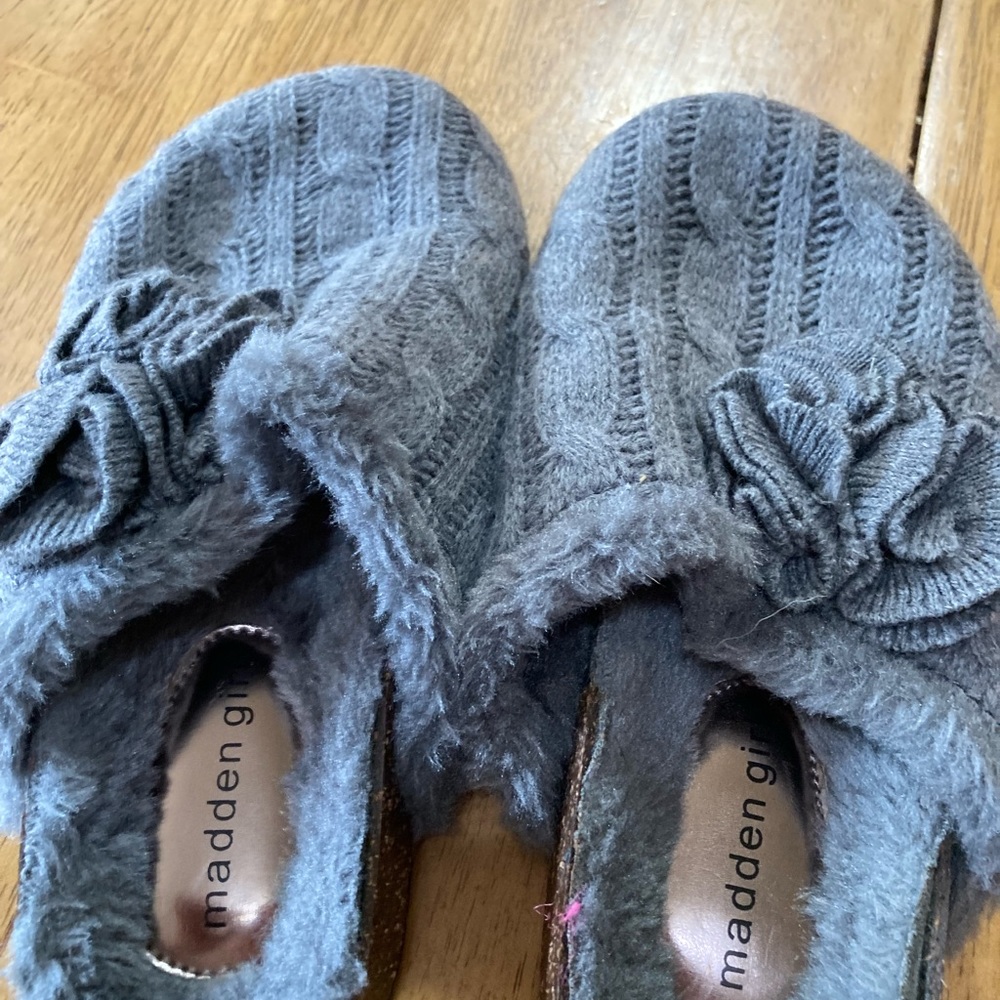 Beautiful slippers madden girl size 5 - Picture 4 of 5